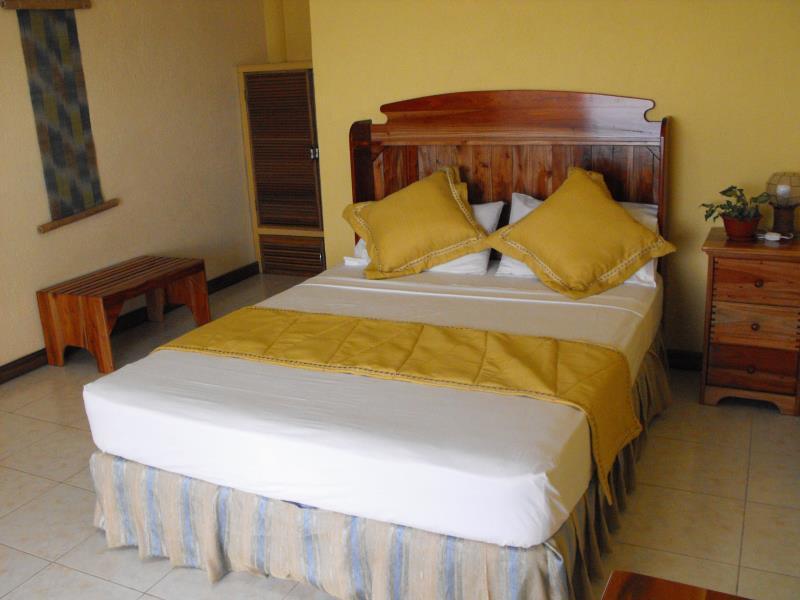 ממבג'או Camiguin Island Golden Sunset Beach Club מראה חיצוני תמונה
